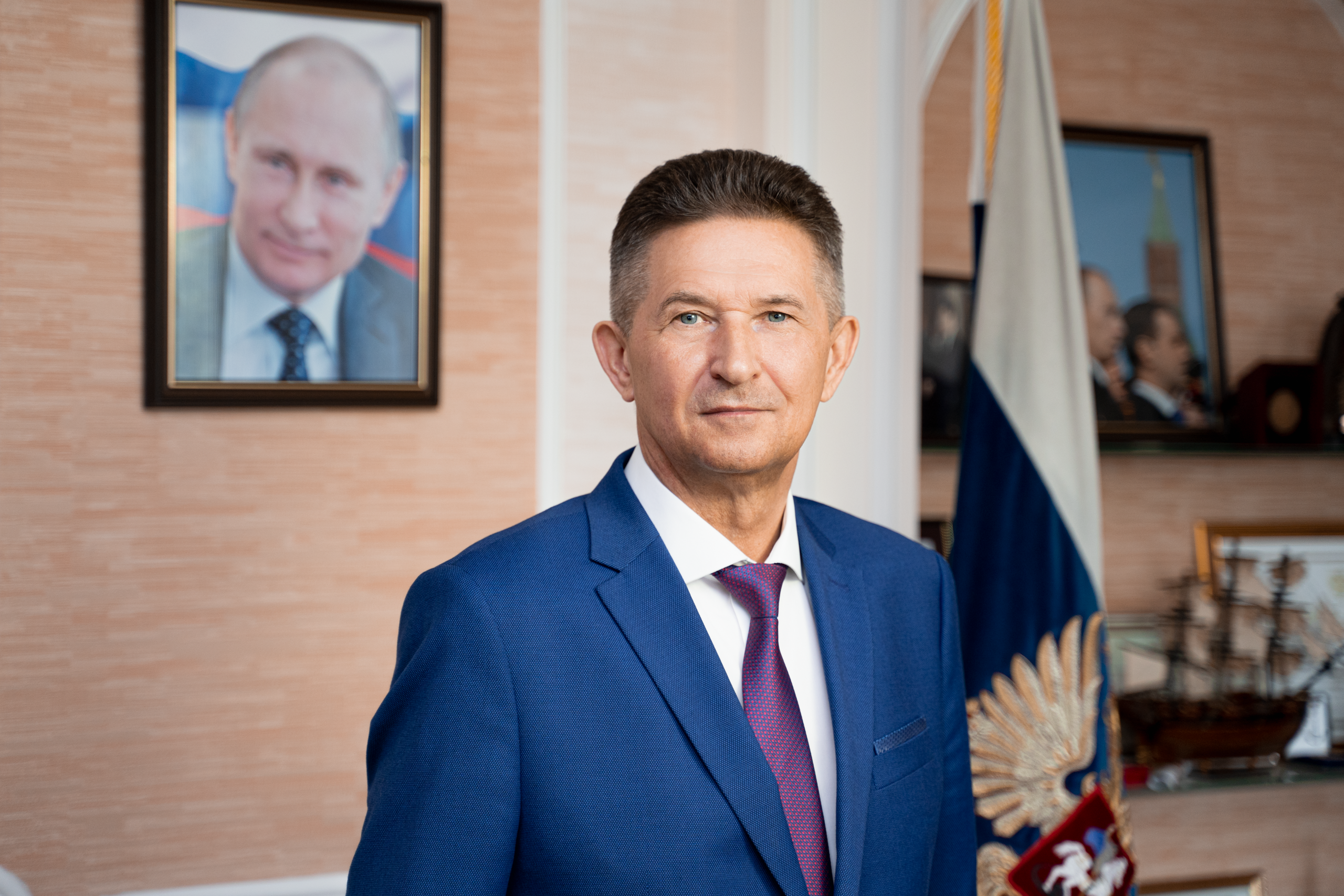 bg-img